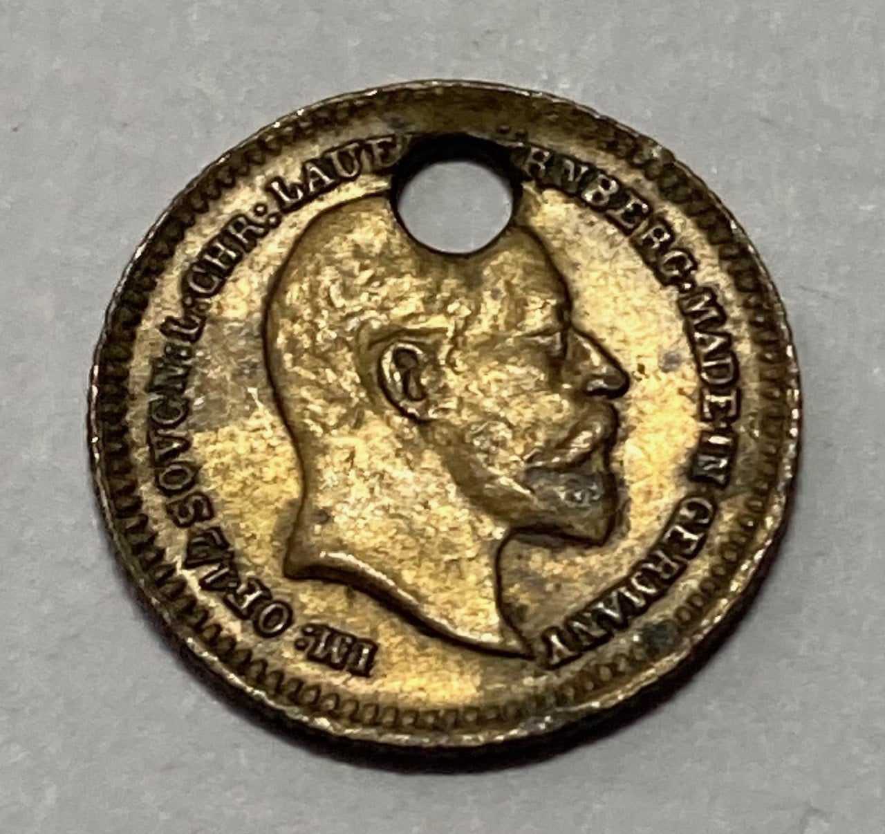 1902 Nuremberg EDWARD VII IMITATION HALF SOVEREIGN brass jeton