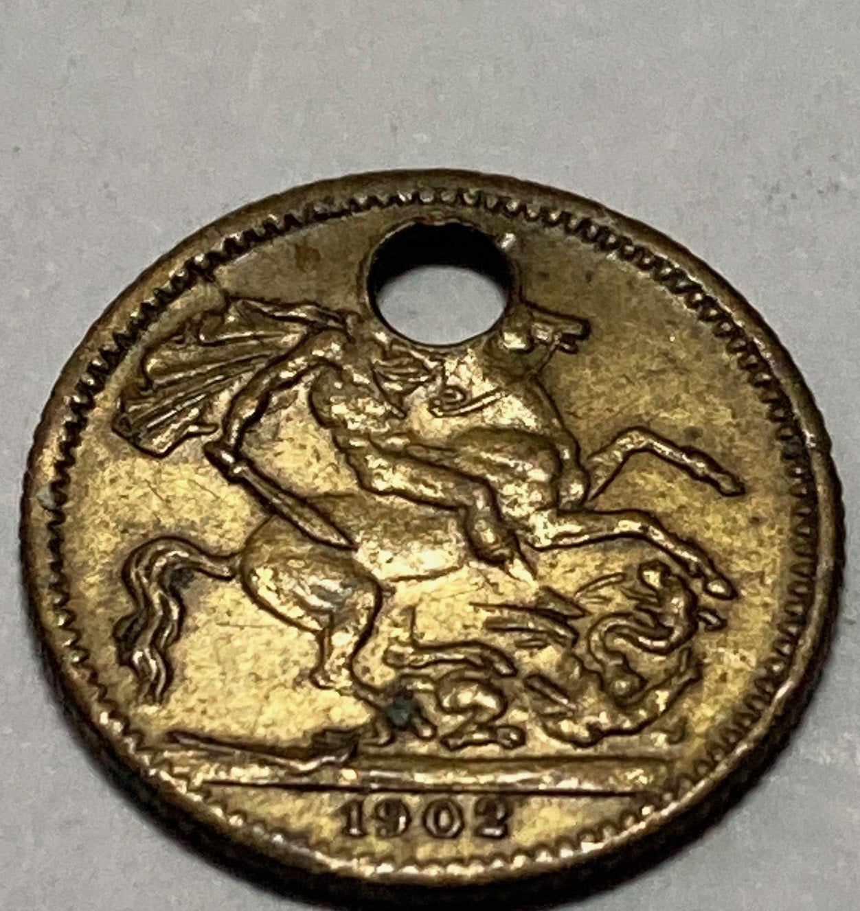 1902 Nuremberg EDWARD VII IMITATION HALF SOVEREIGN brass jeton